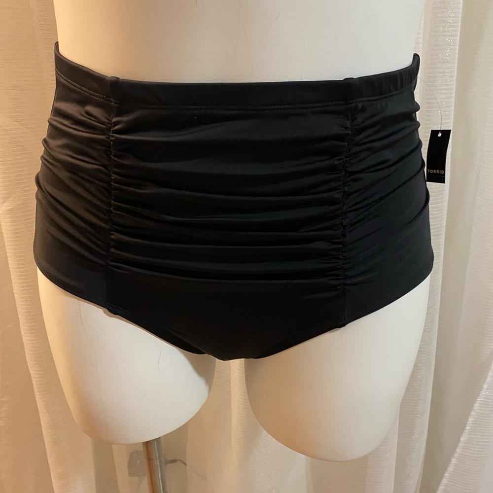 NWT TORRID black ruched high waisted swim bottom sz 2